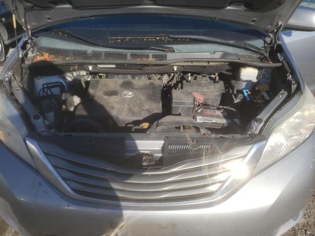 Photo 12 from auction – 2011 TOYOTA SIENNA XLE with VIN 5TDYK3DCXBS076103