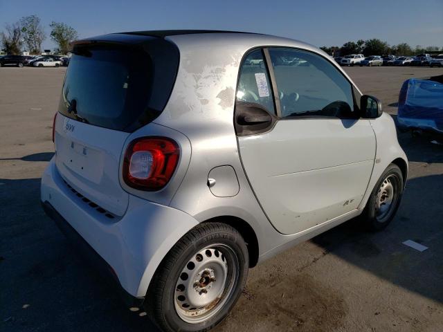 Photo 3 from auction – 2017 SMART FORTWO with VIN WMEFJ5DA0HK169640