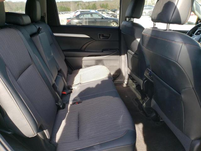 Photo 11 from auction – 2018 TOYOTA HIGHLANDER with VIN 5TDZZRFH6JS235936