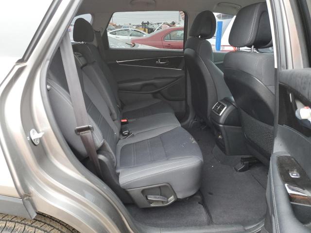 Photo 11 from auction – 2016 KIA SORENTO LX with VIN 5XYPG4A36GG164352