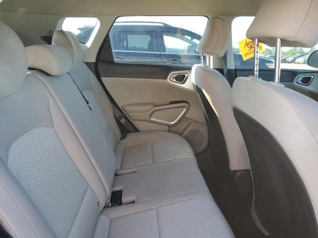 Photo 11 from auction – 2020 KIA SOUL LX with VIN KNDJ23AUXL7035612