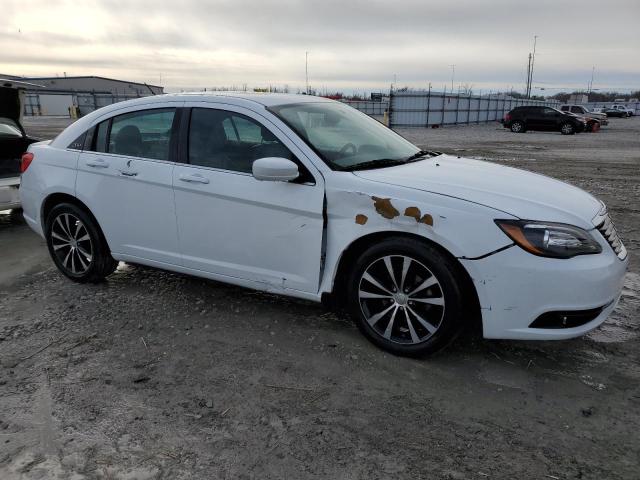 Photo 4 from auction – 2013 CHRYSLER 200 LIMITE with VIN 1C3CCBCG5DN634765