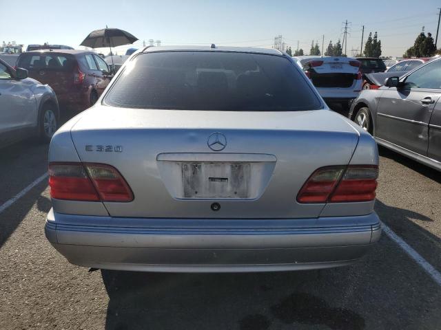 Photo 6 from auction – 2002 MERCEDES-BENZ E 320 with VIN WDBJF65J92B459458