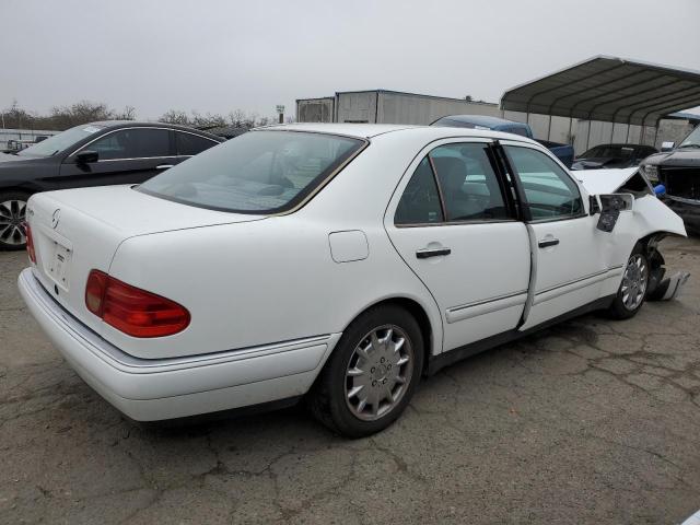 Photo 3 from auction – 1998 MERCEDES-BENZ E 320 with VIN WDBJF65F3WA594121