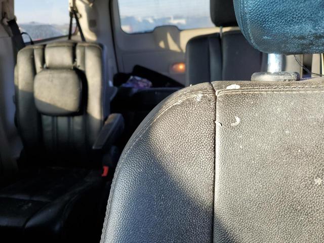 Photo 10 from auction – 2014 CHRYSLER TOWN & COU with VIN 2C4RC1BGXER359576