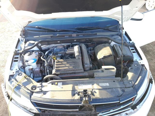 Photo 11 from auction – 2017 VOLKSWAGEN JETTA S with VIN 3VW2B7AJ4HM262418