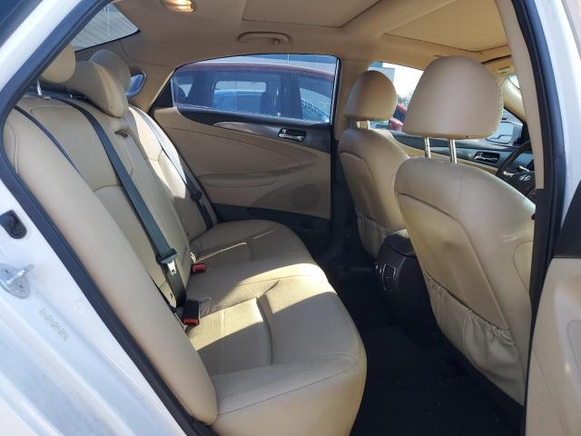 Photo 10 from auction – 2012 HYUNDAI SONATA HYB with VIN KMHEC4A47CA055030