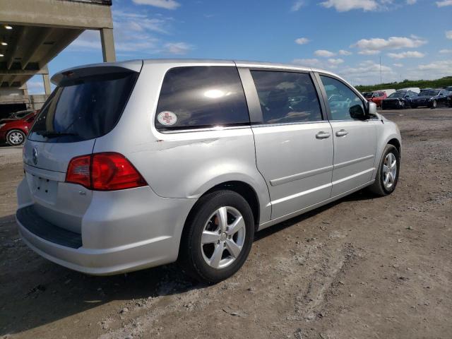 Photo 3 from auction – 2010 VOLKSWAGEN ROUTAN SE with VIN 2V4RW3D11AR242514