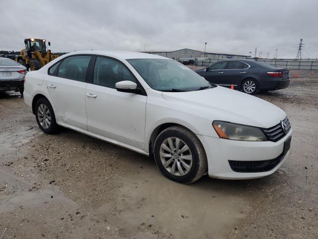 Photo 4 from auction – 2015 VOLKSWAGEN PASSAT S with VIN 1VWAT7A39FC037582