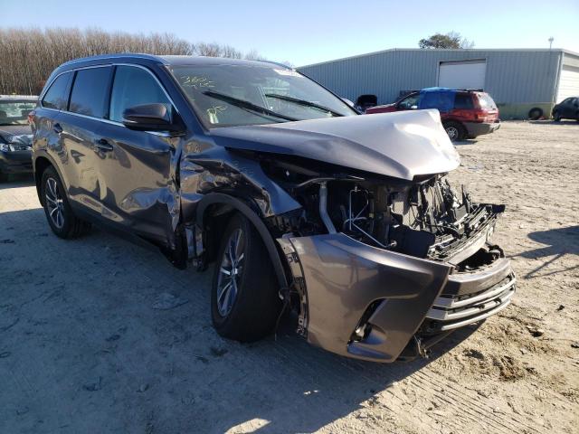 Photo 4 from auction – 2019 TOYOTA HIGHLANDER with VIN 5TDJZRFH5KS619012