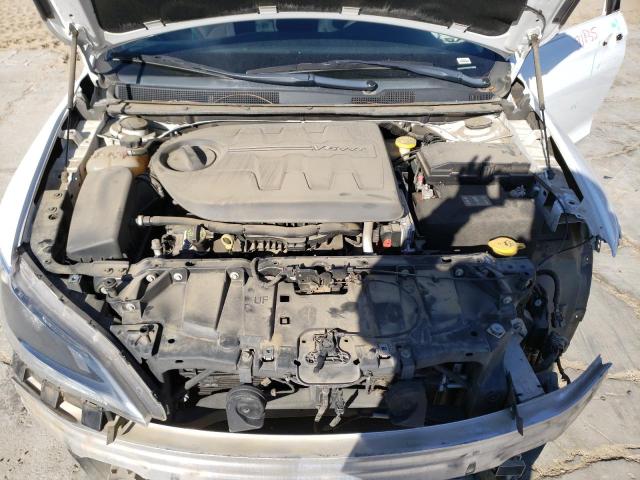 Photo 11 from auction – 2015 CHRYSLER 200 LIMITE with VIN 1C3CCCAG6FN731548