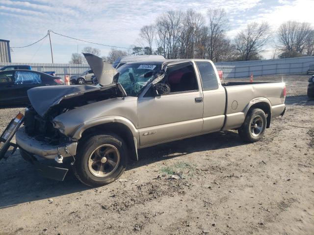CHEVROLET S10 2003 with VIN 1GCCS19XX38287205 - Photo from auction