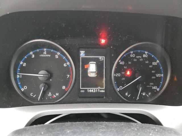 Photo 9 from auction – 2018 TOYOTA RAV4 LE with VIN JTMZFREV0JJ172457