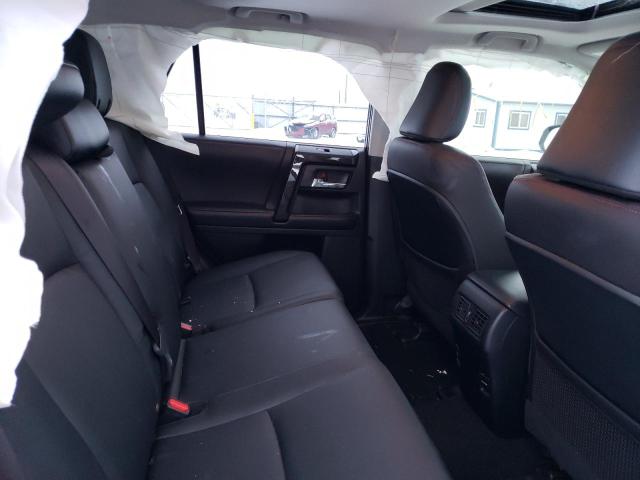 Photo 11 from auction – 2018 TOYOTA 4RUNNER SR with VIN JTEBU5JR8J5599429