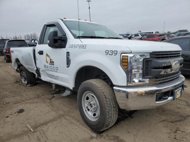 Photo 4 from auction – 2019 FORD F350 SUPER with VIN 1FTRF3B6XKEG57726