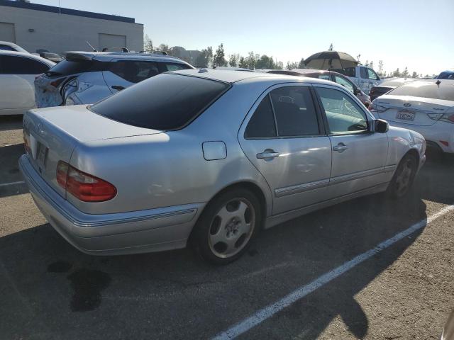 Photo 3 from auction – 2002 MERCEDES-BENZ E 320 with VIN WDBJF65J92B459458