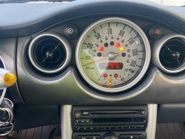 Photo 9 from auction – 2005 MINI COOPER S with VIN WMWRE33405TG95482