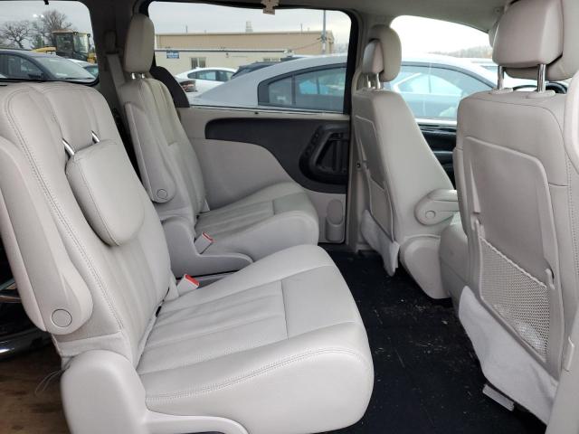 Photo 11 from auction – 2016 CHRYSLER TOWN & COU with VIN 2C4RC1CG7GR222032