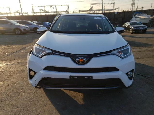 Photo 5 from auction – 2017 TOYOTA RAV4 XLE with VIN JTMWFREV0HJ718185