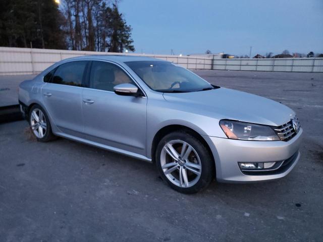 Photo 4 from auction – 2012 VOLKSWAGEN PASSAT SEL with VIN 1VWCN7A35CC056404