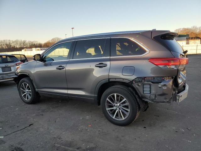 Photo 2 from auction – 2018 TOYOTA HIGHLANDER with VIN 5TDJZRFH6JS535988
