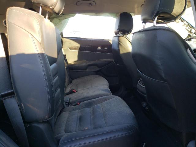 Photo 11 from auction – 2016 KIA SORENTO EX with VIN 5XYPH4A51GG052458
