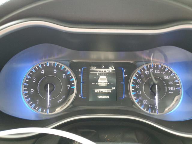 Photo 9 from auction – 2015 CHRYSLER 200 LIMITE with VIN 1C3CCCAB9FN572142