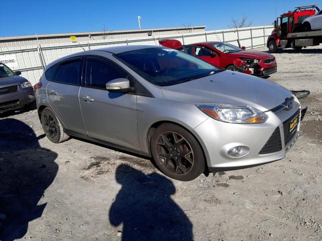 Foto 4 de la subasta – 2014 FORD FOCUS SE con VIN 1FADP3K28EL431887