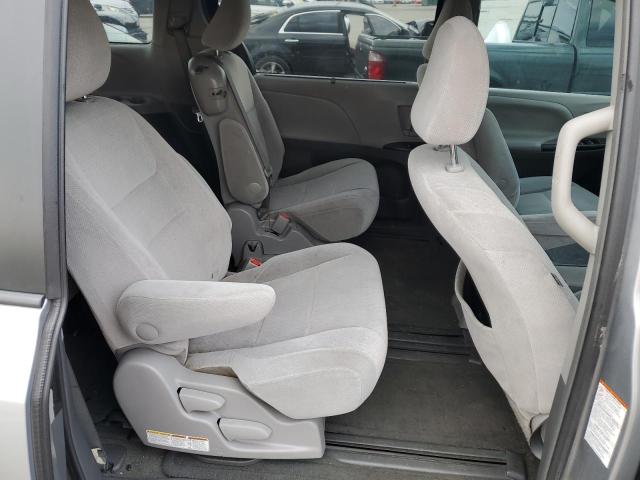 Photo 11 from auction – 2015 TOYOTA SIENNA LE with VIN 5TDKK3DC0FS622743