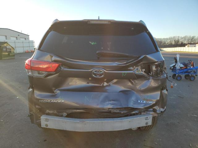 Photo 6 from auction – 2018 TOYOTA HIGHLANDER with VIN 5TDJZRFH6JS535988