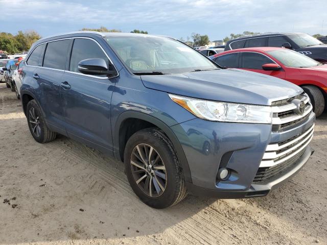 Photo 4 from auction – 2017 TOYOTA HIGHLANDER with VIN 5TDKZRFH9HS199607