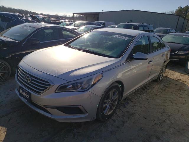 HYUNDAI SONATA SE 2017 with VIN 5NPE24AF7HH553592 - Photo from auction