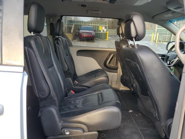 Photo 11 from auction – 2013 CHRYSLER TOWN & COU with VIN 2C4RC1BG8DR743662