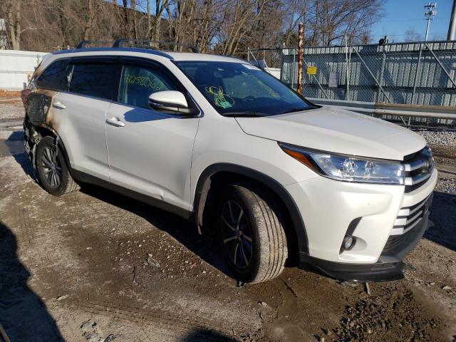 Photo 4 from auction – 2019 TOYOTA HIGHLANDER with VIN 5TDJZRFH6KS624140