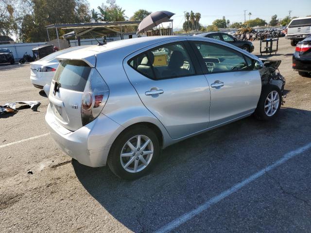 Photo 3 from auction – 2013 TOYOTA PRIUS C with VIN JTDKDTB37D1045331