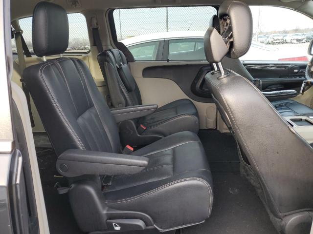 Photo 11 from auction – 2016 CHRYSLER TOWN & COU with VIN 2C4RC1CGXGR239195