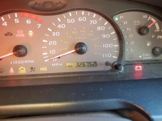 Photo 9 from auction – 2002 TOYOTA SEQUOIA with VIN 5TDZT34A82S130028