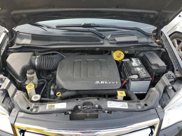 Photo 12 from auction – 2016 CHRYSLER TOWN & COU with VIN 2C4RC1CGXGR239195