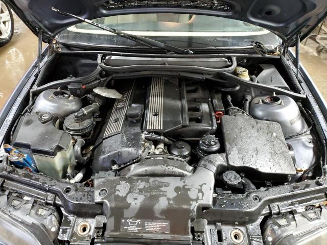 Photo 11 from auction – 2005 BMW 325 I with VIN WBAET37425NJ86896