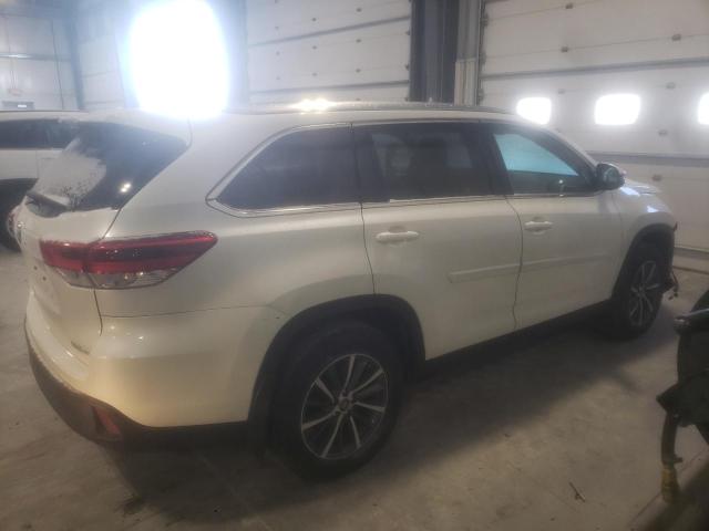 Photo 3 from auction – 2019 TOYOTA HIGHLANDER with VIN 5TDJZRFH3KS583479