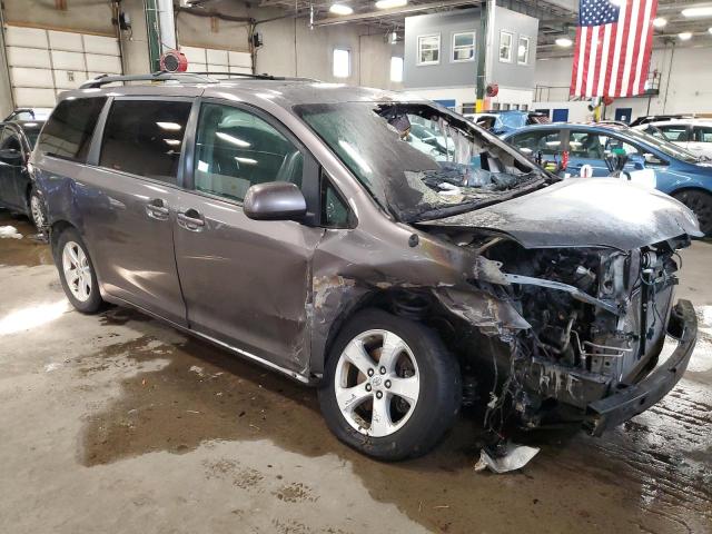 Photo 4 from auction – 2014 TOYOTA SIENNA LE with VIN 5TDKK3DC7ES432016