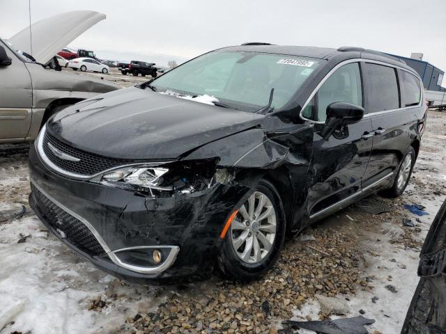 CHRYSLER PACIFICA T 2017 with VIN 2C4RC1BG4HR692005 - Photo from auction