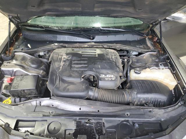 Photo 11 from auction – 2018 CHRYSLER 300 LIMITE with VIN 2C3CCAEG3JH136818
