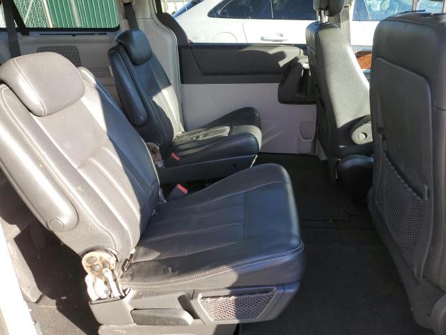 Photo 11 from auction – 2010 CHRYSLER TOWN & COU with VIN 2A4RR8D10AR357369