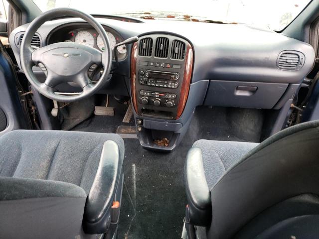 Photo 8 from auction – 2002 CHRYSLER TOWN & COU with VIN 2C4GP44302R712944