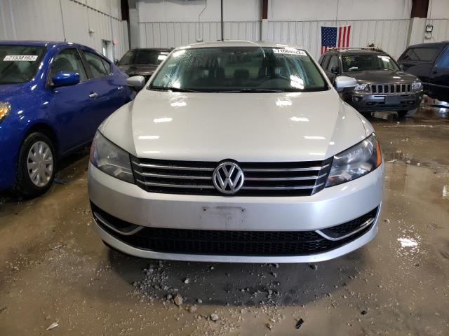 Photo 5 from auction – 2014 VOLKSWAGEN PASSAT S with VIN 1VWAT7A31EC078254