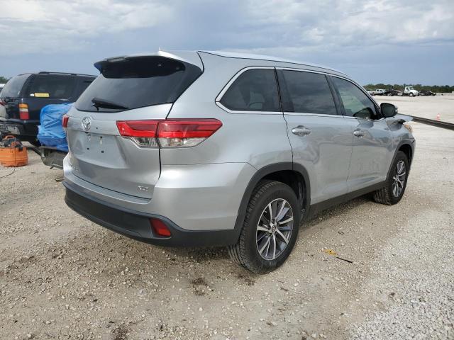 Photo 3 from auction – 2019 TOYOTA HIGHLANDER with VIN 5TDKZRFH2KS361374