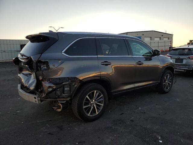 Zdjęcie 3 z aukcji – 2018 TOYOTA HIGHLANDER z VIN 5TDJZRFH6JS535988