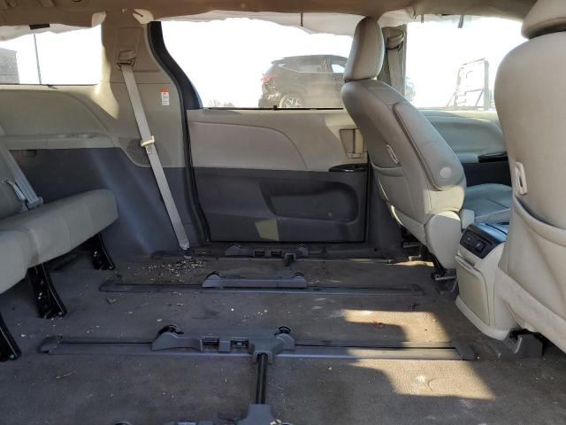 Photo 11 from auction – 2017 TOYOTA SIENNA XLE with VIN 5TDDZ3DC1HS171880