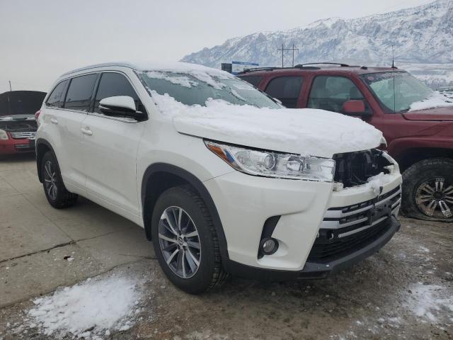 Photo 4 from auction – 2018 TOYOTA HIGHLANDER with VIN 5TDJZRFH5JS524979